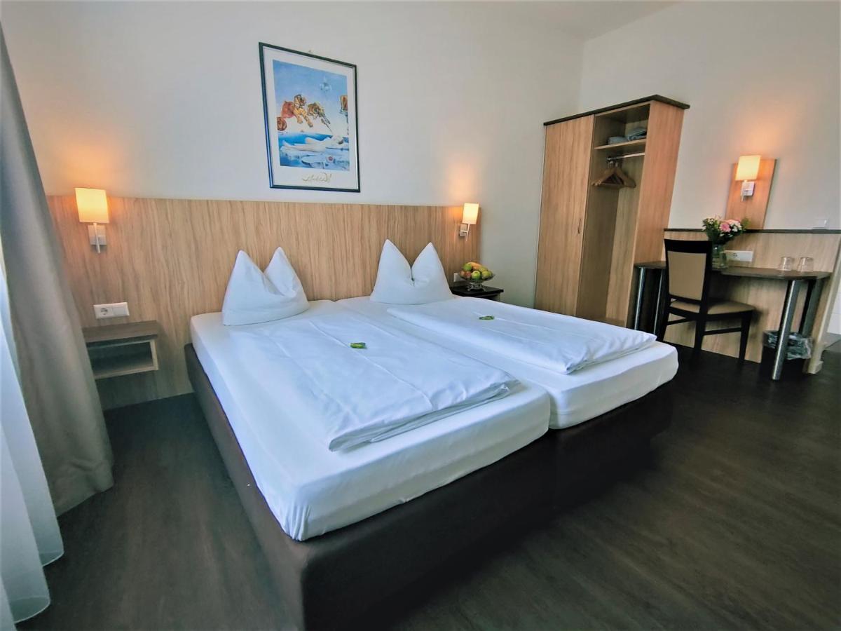 Sport Hotel Кенцинген Экстерьер фото