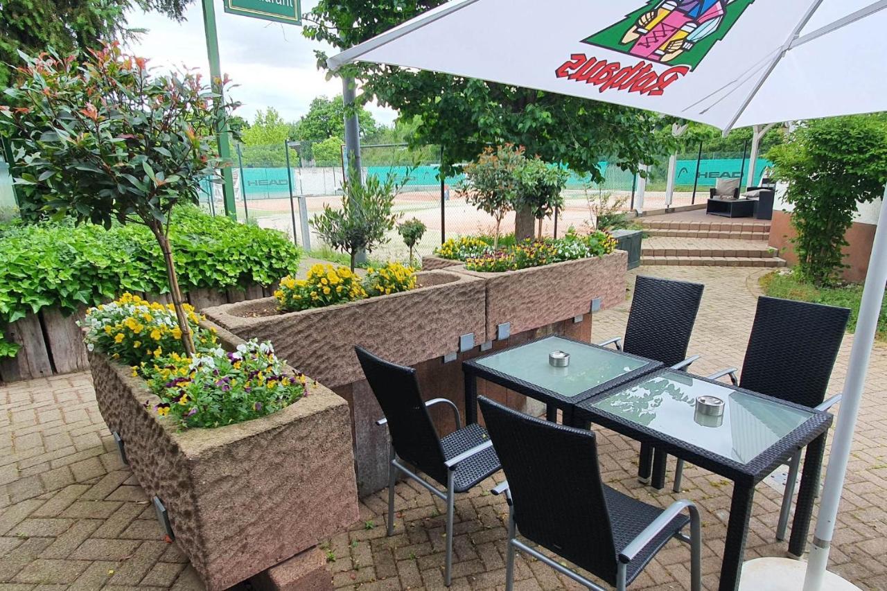 Sport Hotel Кенцинген Экстерьер фото